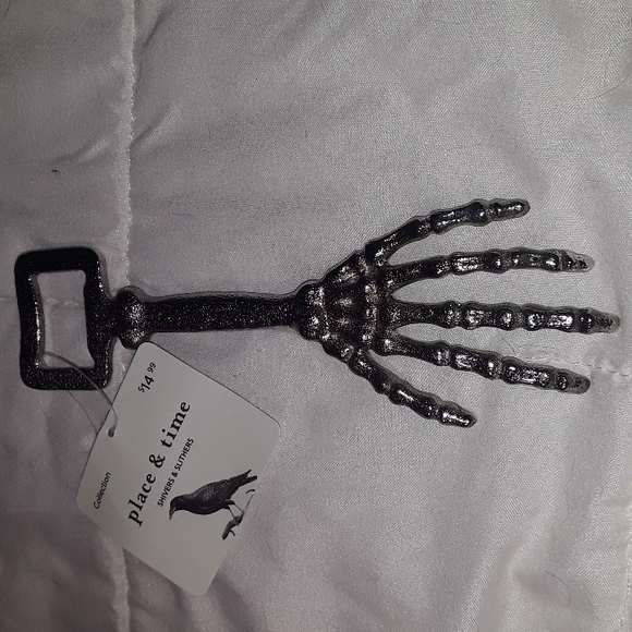 Other - Halloween metal hand
